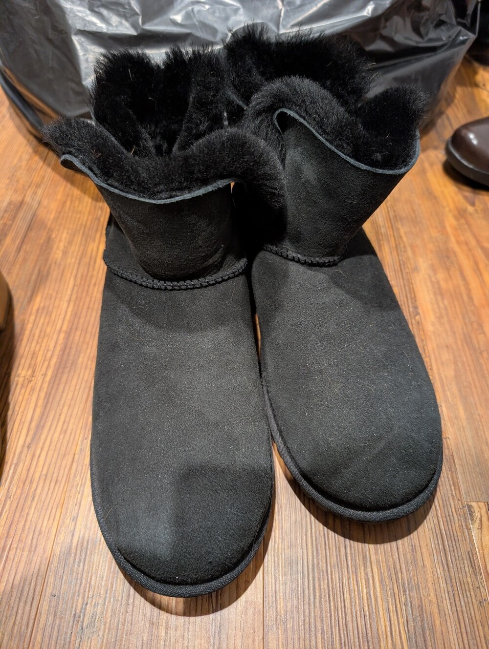 ✨MOVING SALE THIS WEEK ONLY✨ Kirkland Signature Black Shearling Winter Boots